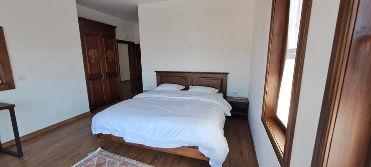 בראט Pupa Winery Serene Stay אלבניה