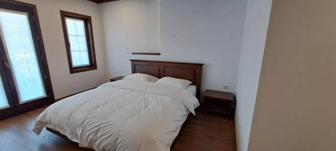בראט Pupa Winery Serene Stay אלבניה