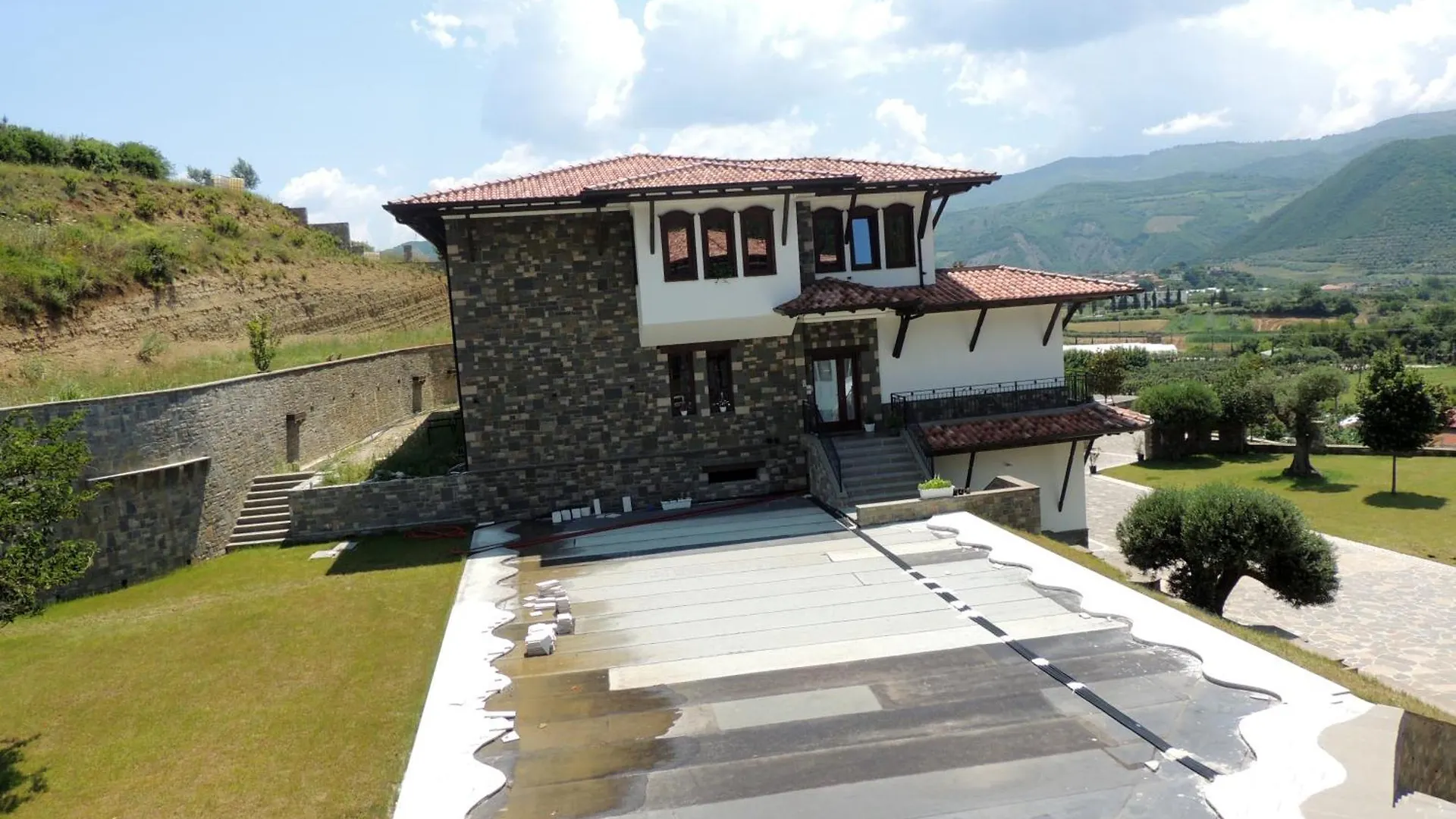בראט Pupa Winery Serene Stay